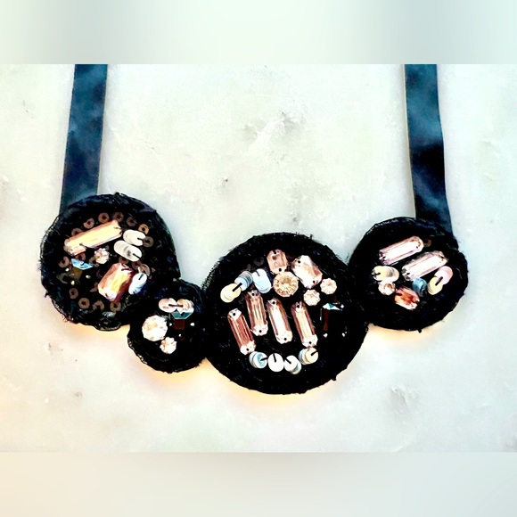 Large Statement Embellished Necklace!🪩✨ **NEW WITHOUT TAGS!🤩💛🖤⭐️**NWOT🎁💫** - Picture 7 of 7